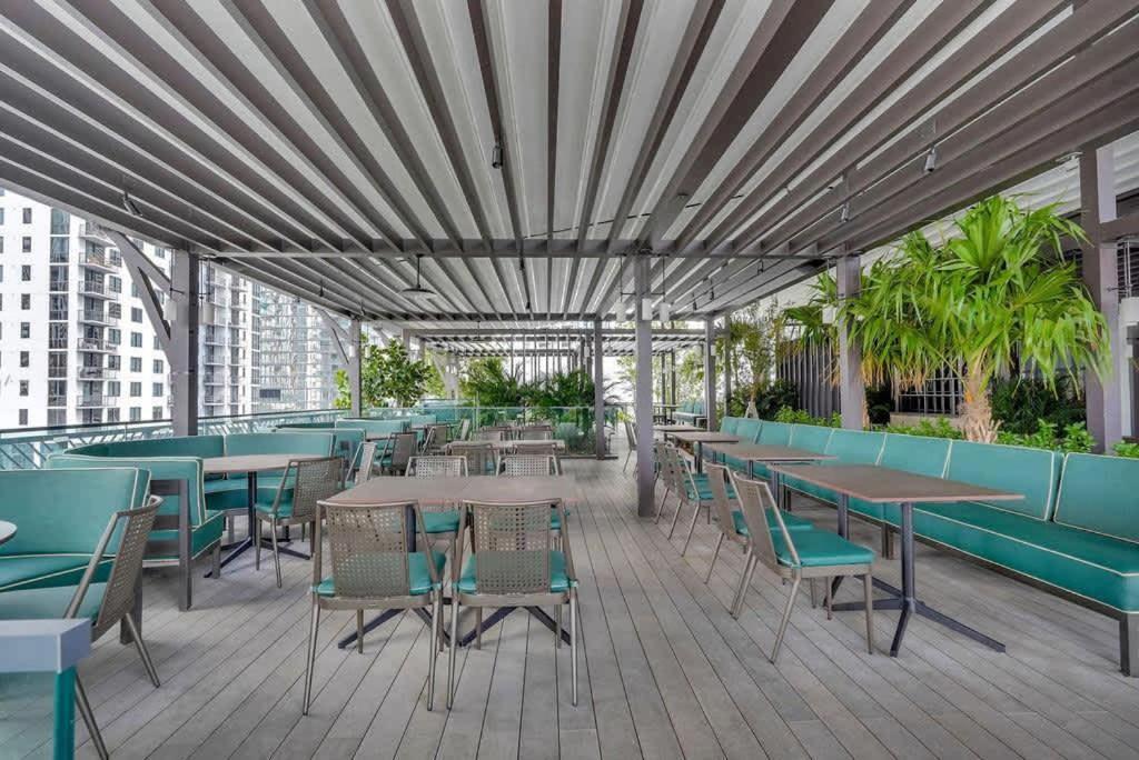 Apartment Stylish -amenities & Pool *