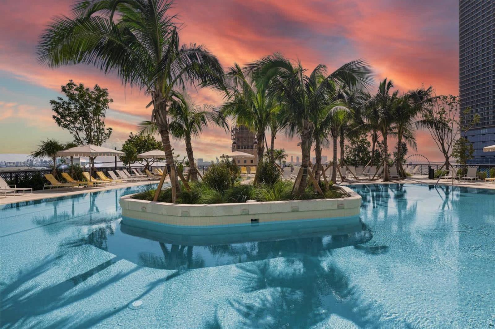 Stylish -amenities & Pool Miami